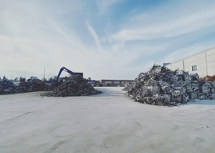 Recogida de chatarra en Valencia: patio de acopio y reciclaje de metales