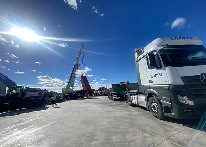 Tratamiento de residuos metálicos Valencia Tratamiento de residuos metálicos Valencia con VIVA STEEL: gestión y transporte de chatarra en planta